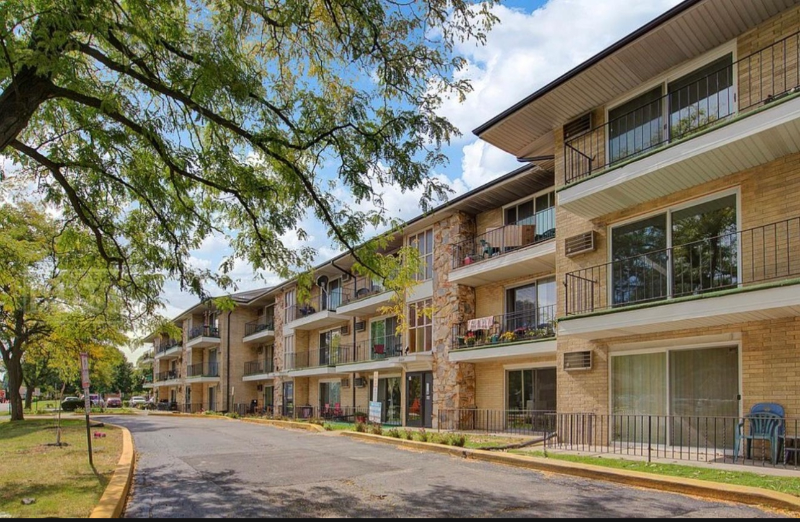 Worth Condo: 10602 s Depot st