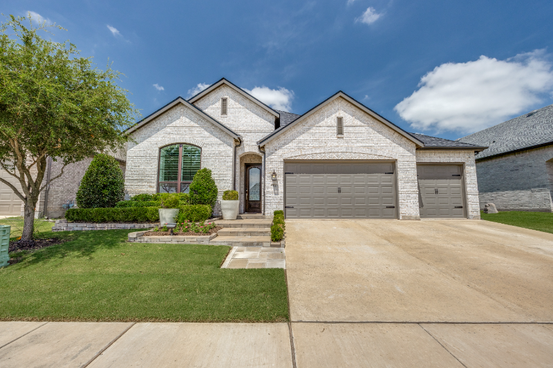 Sherman House: 914 Songbid Ln