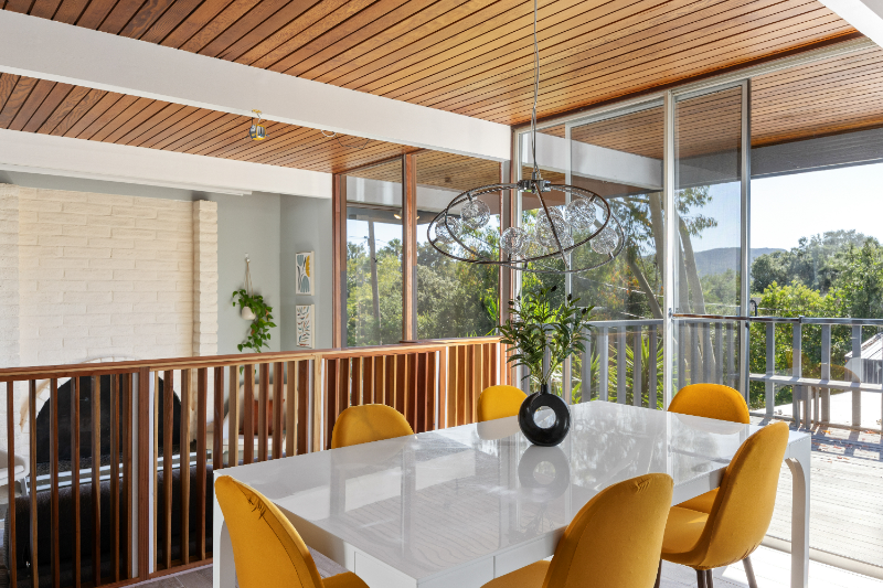 Escondido House: 1548 Via Rancho Parkway