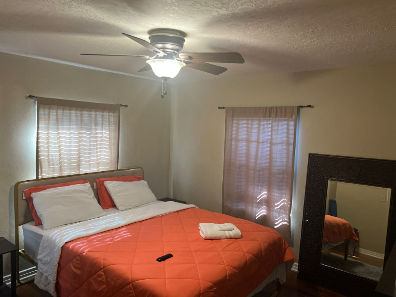 Jacksonville House: 6613 Grace Lane