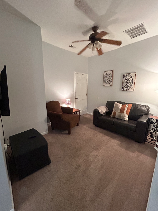 Leavenworth Apartment: 614 Cherokee Street