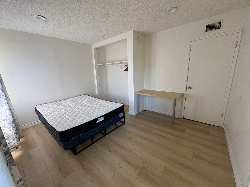 Northridge Single Room: 19709 Gresham St