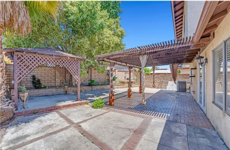 Commerce Single Room: 5533 Mission Way