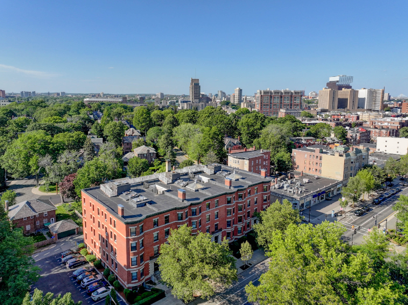 Brookline Condo: 1064 Beacon St