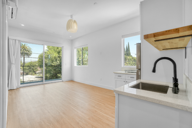 Culver City Single Room: 4800-4802 S. Slauson