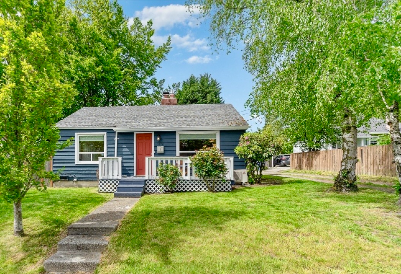 Seattle House: 5258 S Cloverdale Pl