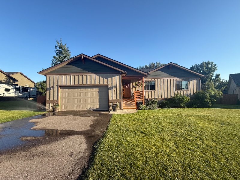 Kalispell House: 223 Kara Drive