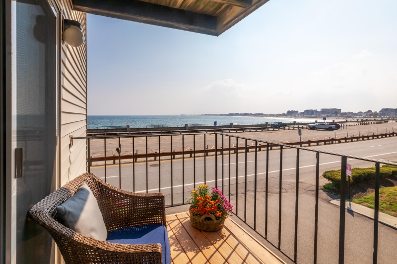Hampton House: 463 Ocean Boulevard