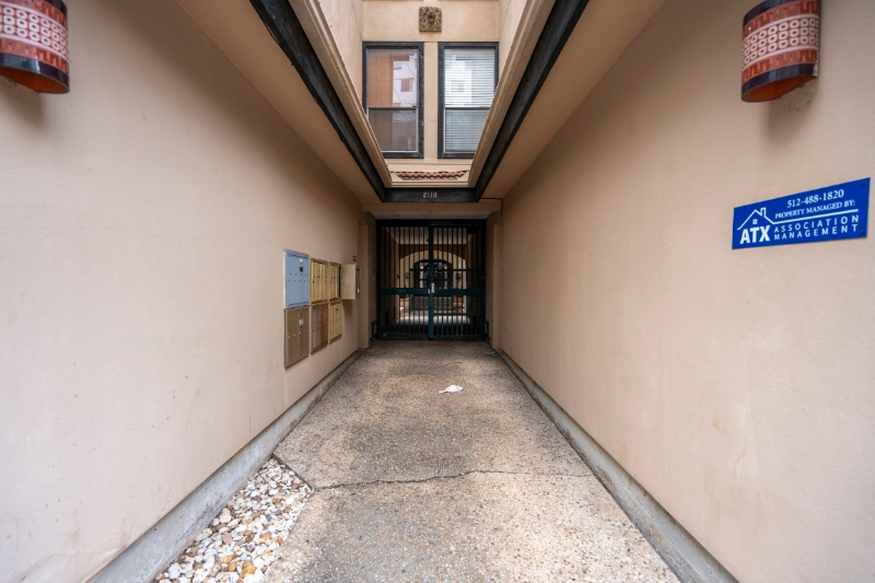 Austin Condo: 2210 rio Grande St