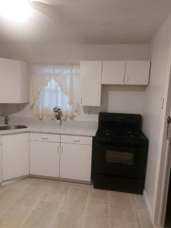 Hempstead Single Room: 70 Stewart Ave