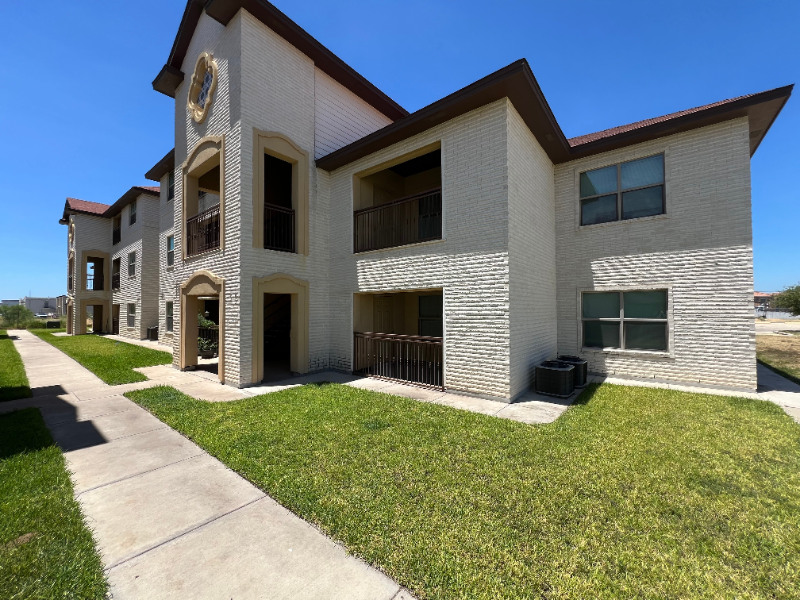 Laredo Apartment: 1601 B. Jacaman Rd.