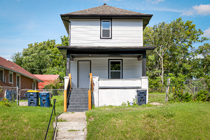 Kansas City House: 2108 College Ave
