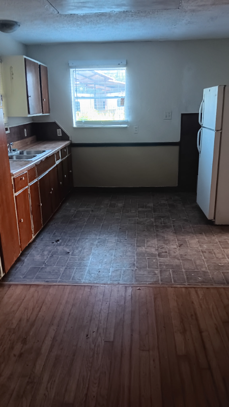 Porter House: 24551 Cunningham dr