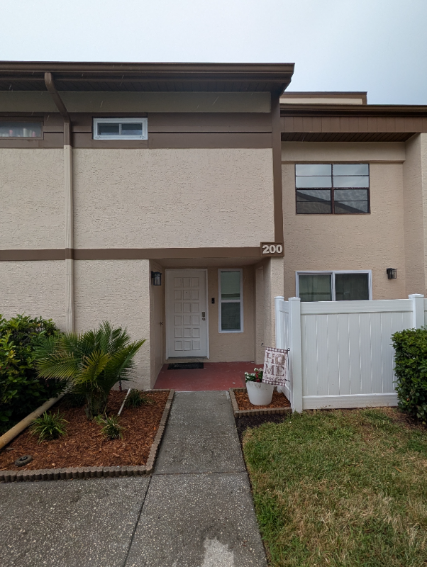 Seminole Townhome: 9209 Seminole Blvd