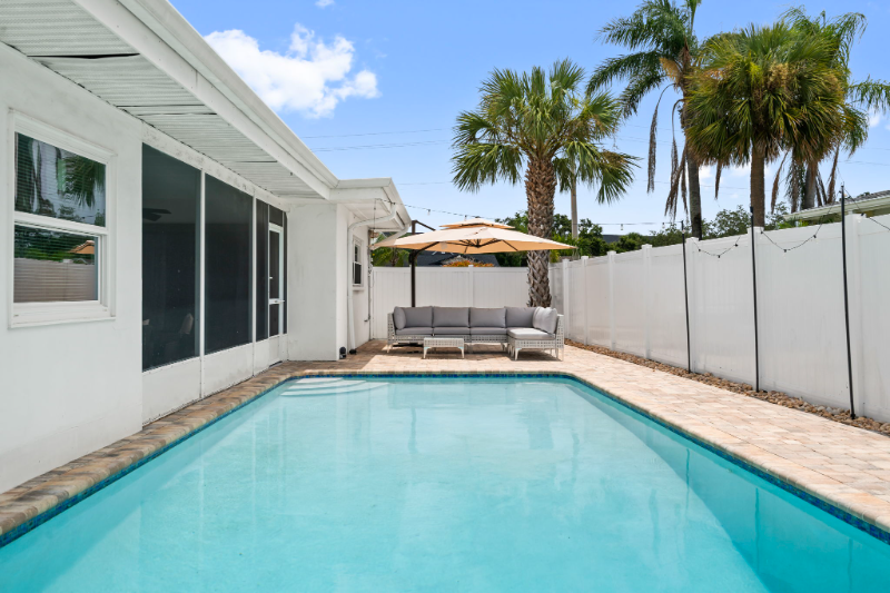 Tampa House: 8402 Lava Pl