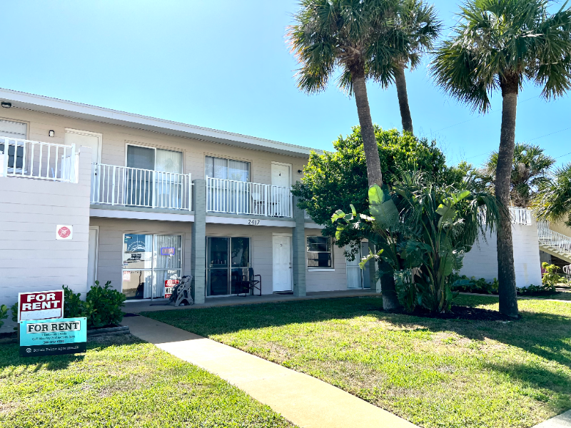 Daytona Beach Apartment: 2417 North Oleander Ave