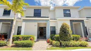 florida city House: 425 ne 1st drive