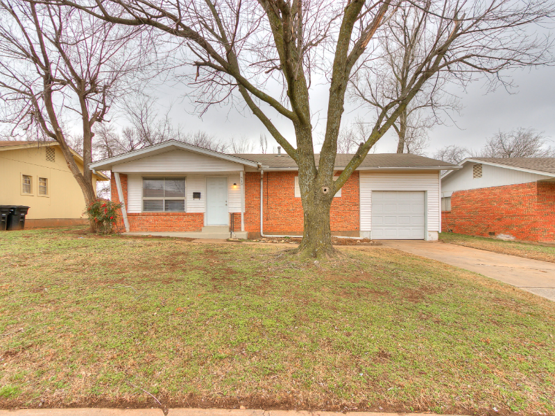 Moore House: 912 NW 24th St