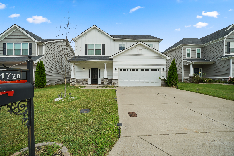 Murfreesboro House: 1728 Sunray Dr