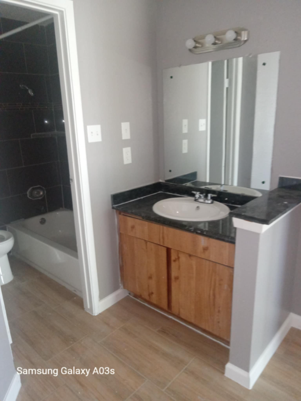 2 Bedroom Apartment – 10110 Forum Park Dr, Houston, TX