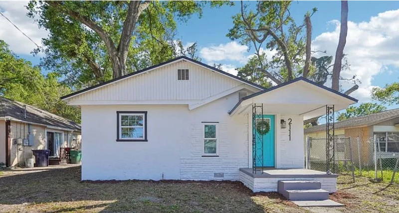 Tampa House: 2111 E Ellicott st