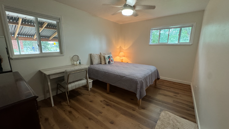 Aurora Single Room: 432 Lima St