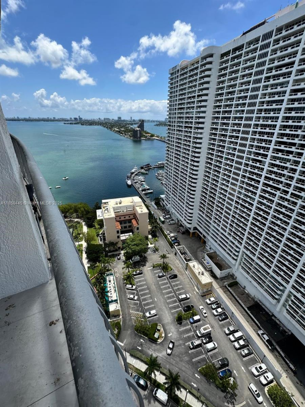 miami Condo: 1750 N Bayshore Dr #2906