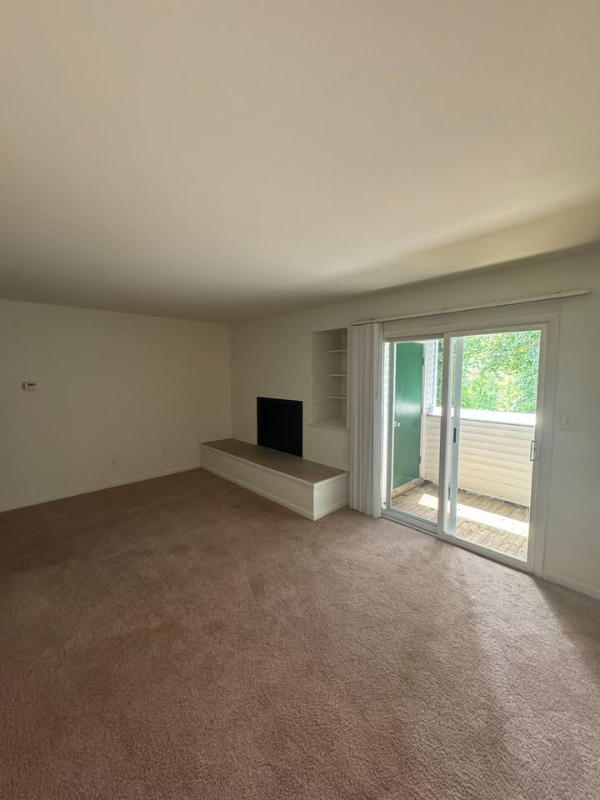 Lynchburg Apartment: 600 Reusens Road