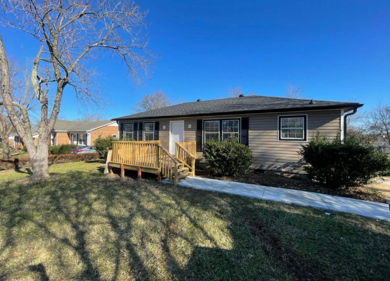 Greensboro House: 1514 glenridge road