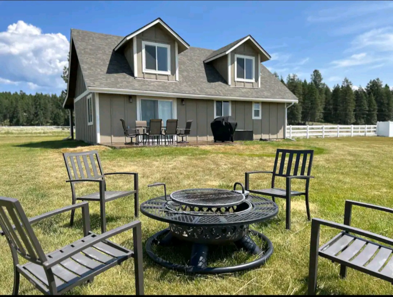 Whitefish House: 1078 KM Ranch Rd