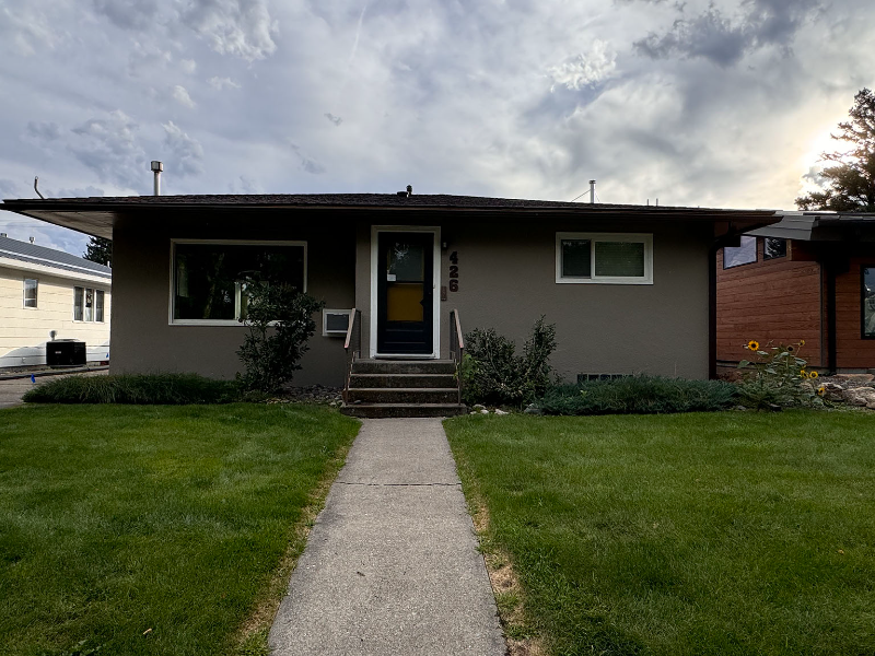 Livingston House: 426 S 9th St.