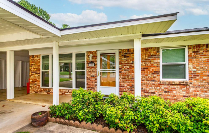 Hot springs House: 111 camellia