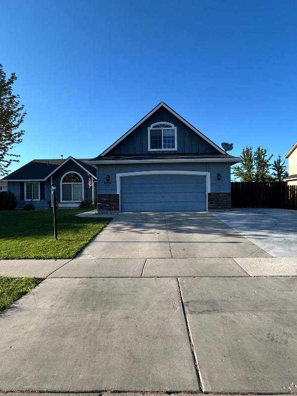 Star House: 12256 W Skyhaven St