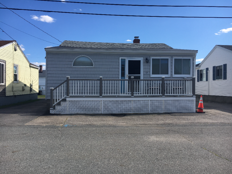 Hampton House: 15 Bragg Avenue