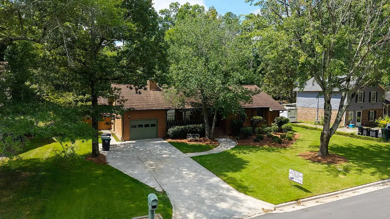 Rome House: 127 Leafmore Road Southwest