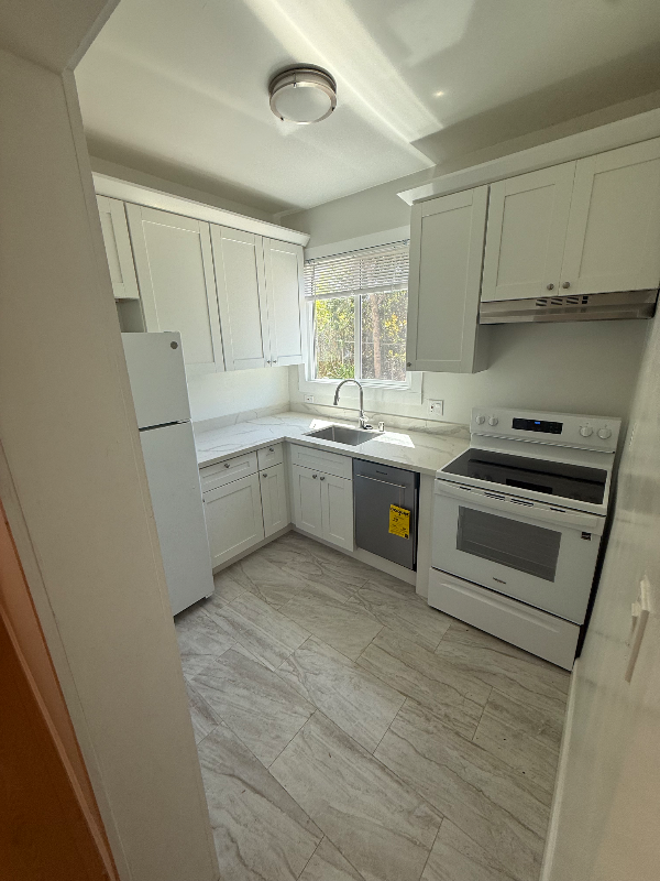 Berkeley Apartment: 1700 LeRoy