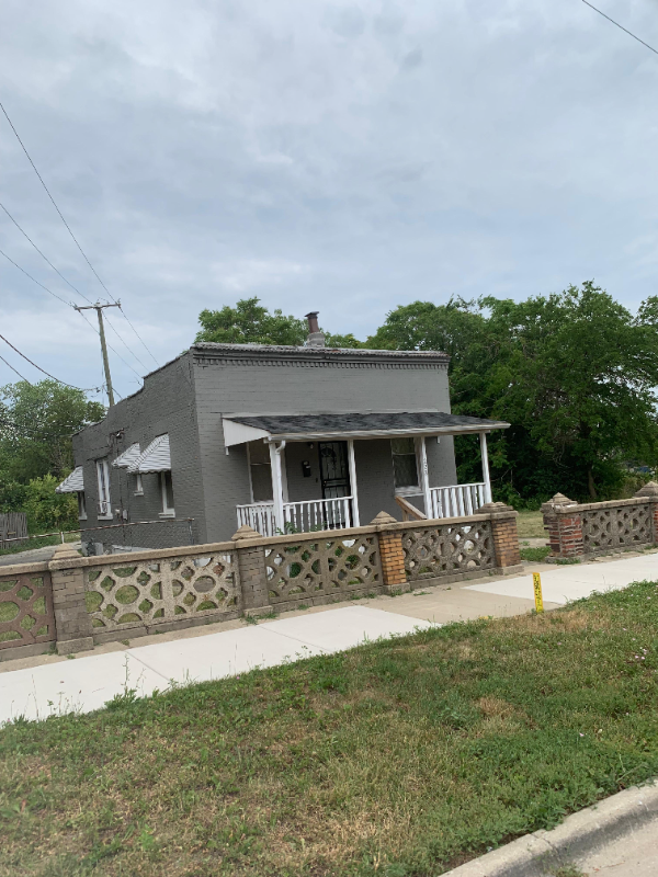 Chicago Heights House: 223 E 15th St