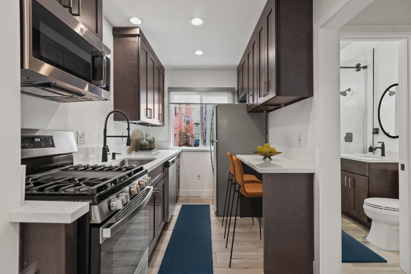 Los Angeles Apartment: 410 Lucas Avenue