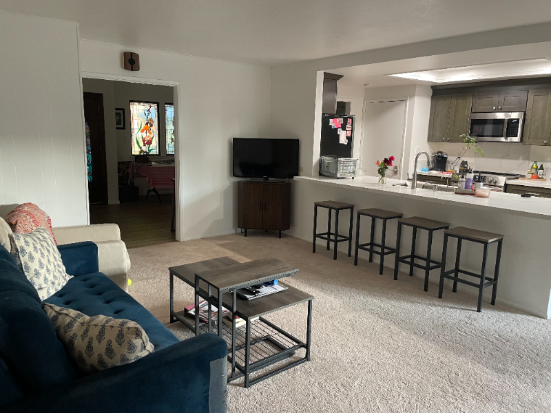 Sacramento House: 2291 University Avenue