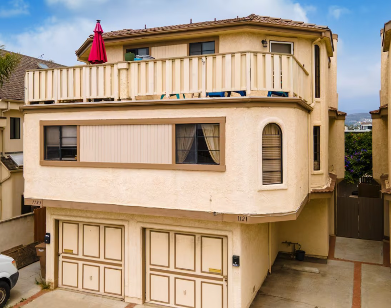 Ventura Townhome: 1121 Pittsfield Lane