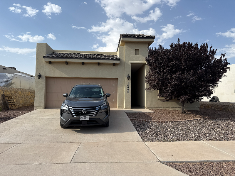 El Paso House: 14668 Sunny Land Ave