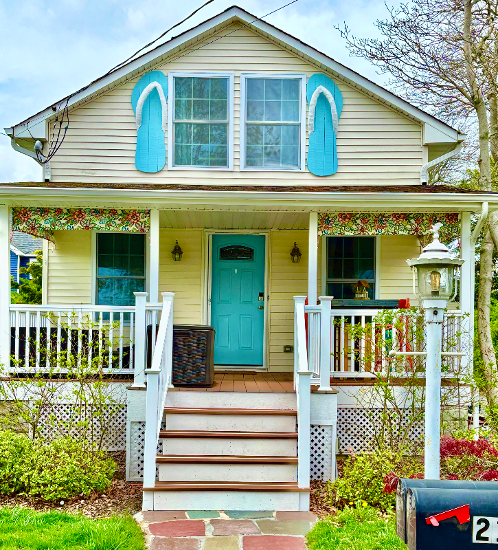 Lake como House: 2107 Main St