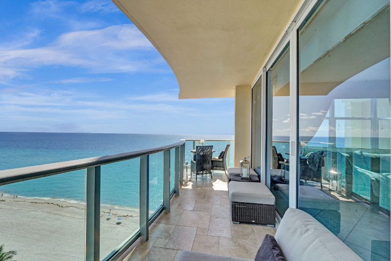 HOLLYWOOD Condo: 2501 S OCEAN DR