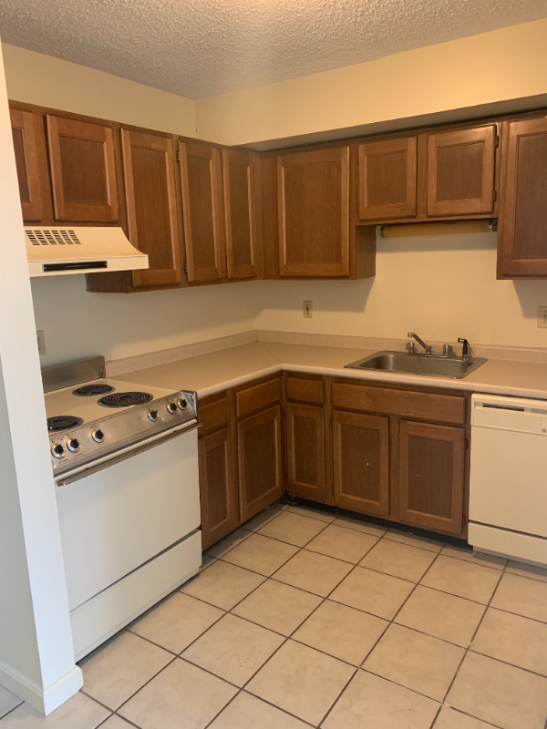 Essex Junction Apartment: 241 Pearl St