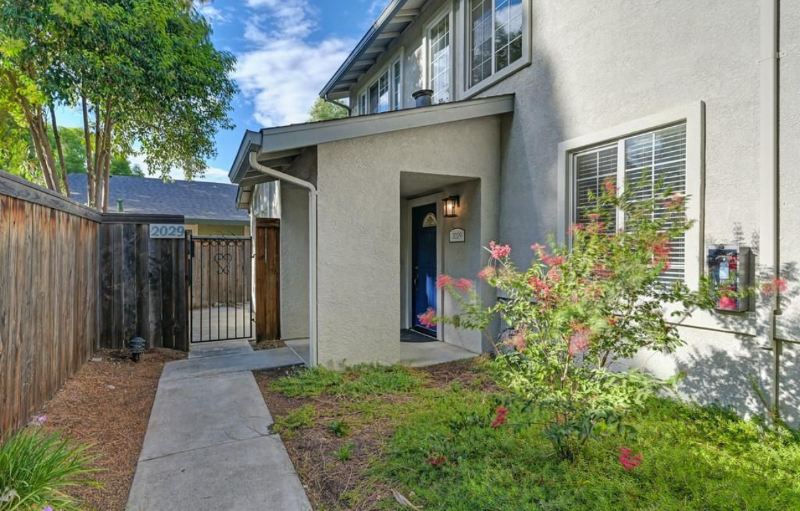 Davis Townhome: 2029 5th St