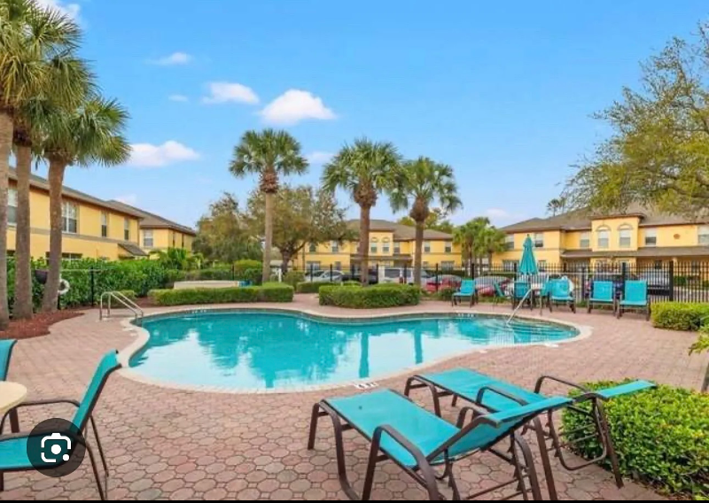Saint Petersburg Townhome: 3866 Island Way
