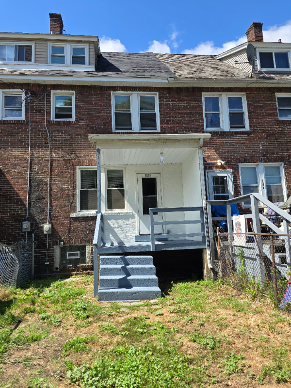 Erie House: 1231 Rankine Ave