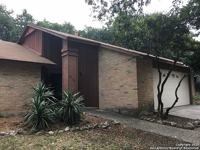 San Antonio House: 8110 Boughwood