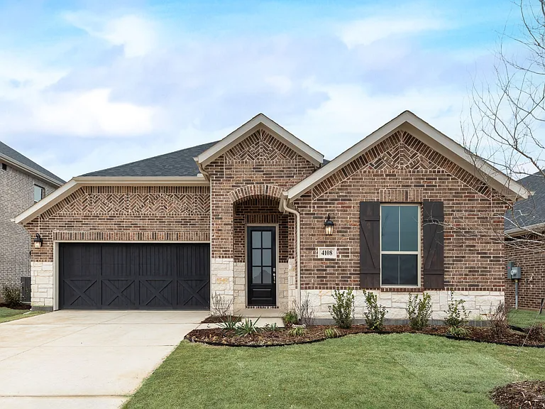 Little Elm House: 4108 Tarlton Rd