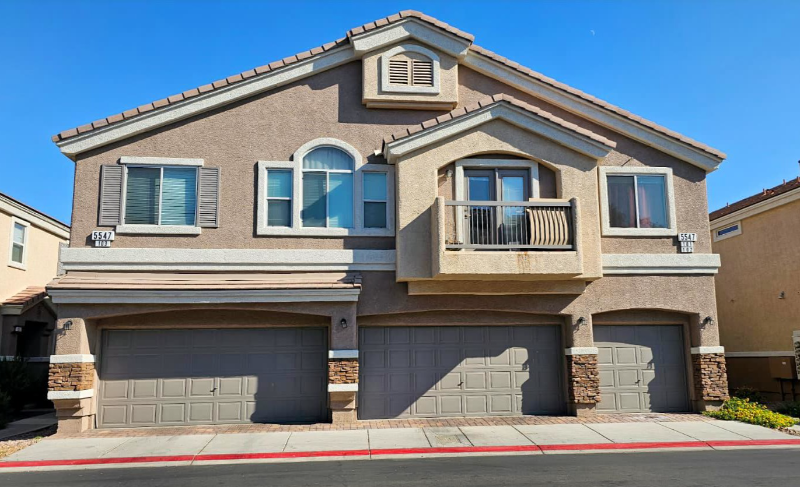 Las Vegas Townhome: 5547 High Wager Way